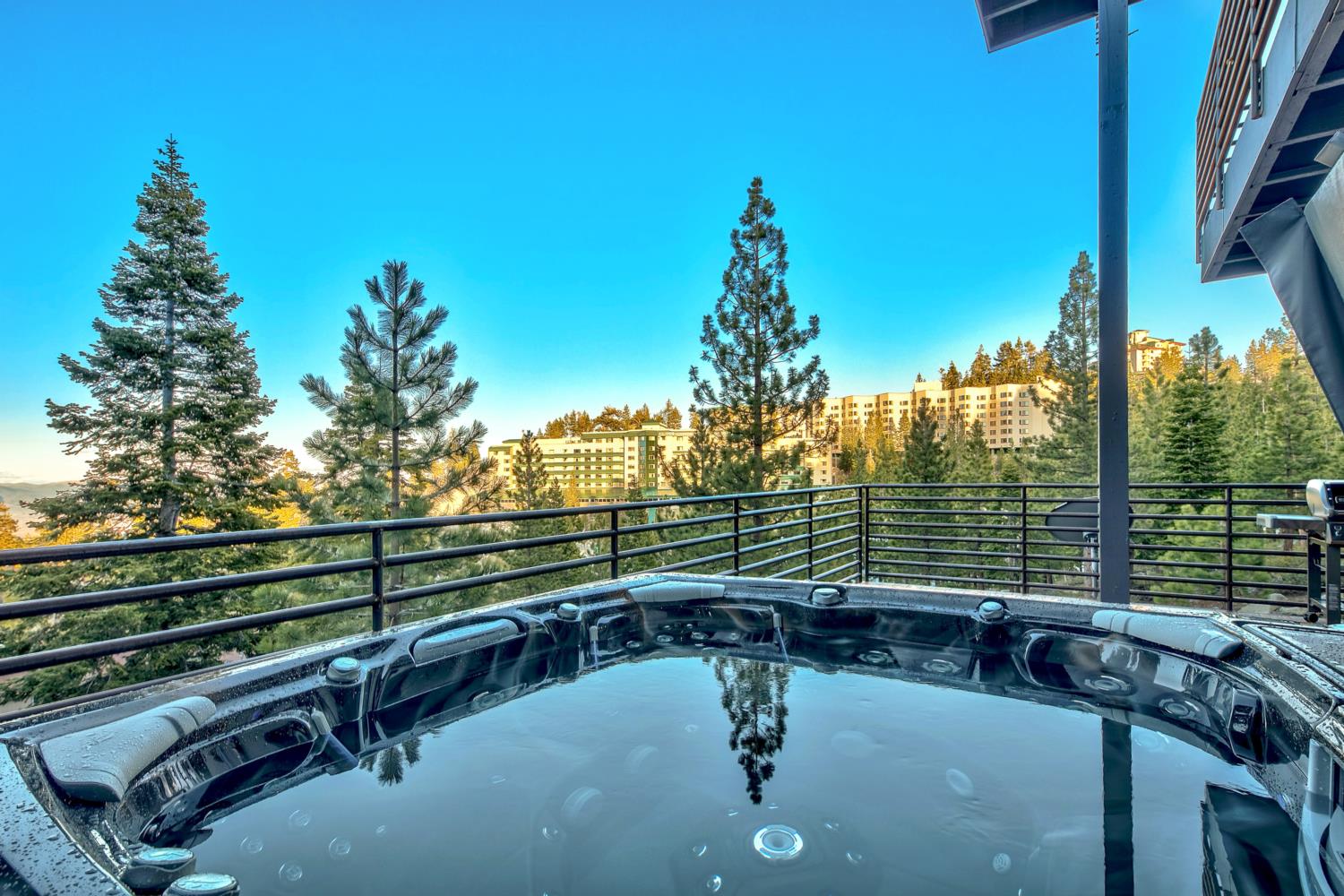 Sapphire House - Image 29